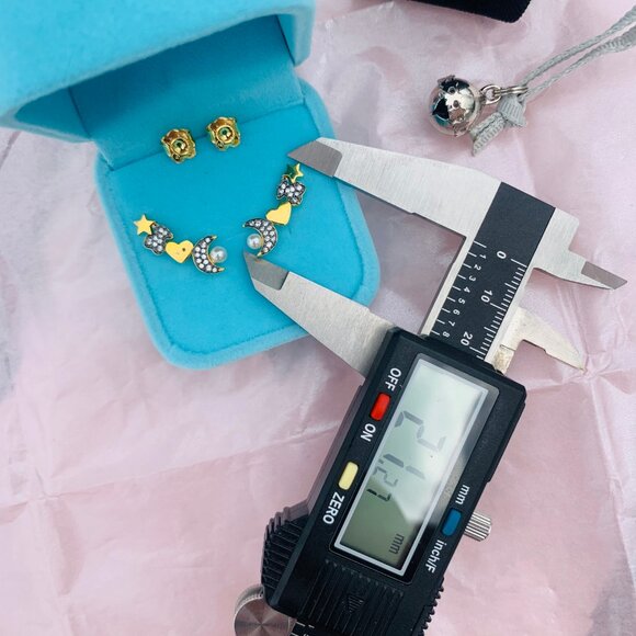 TOUS 4-shapes Cluster Mini Pearl Bear Moon Star Heart Pin Gold Black Earrings - Picture 11 of 15